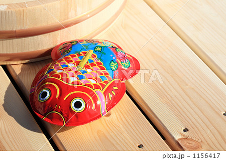 ブリキの金魚の写真素材