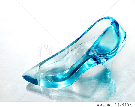 ガラスのクツ 硝子の靴 ガラスのくつ ガラスの靴の写真素材