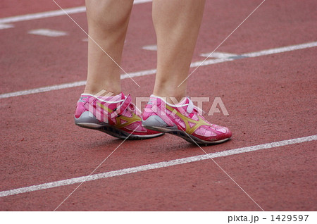 陸上競技 スパイク 短距離走 スポーツの写真素材