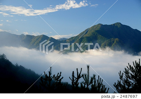 風伝峠 雲海 三重県 山の写真素材