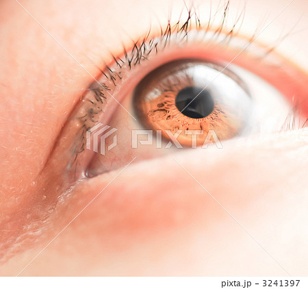 目 瞳孔 クローズアップ 見るの写真素材 - PIXTA