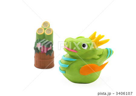 辰年の干支と門松の置物 正月の可愛い龍人形 の写真素材