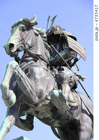新品同様 Amazon.co.jp: アート 絵画 銅像 武将 馬 楠木正成像