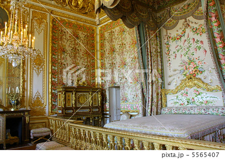 ベルサイユ宮殿 王妃の寝室 マリー アントワネットの寝室 ヴェルサイユ宮殿 フランス パリの写真素材