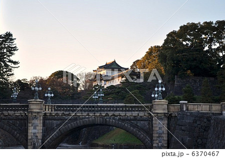 電灯 飾電灯 二重橋 風景の写真素材