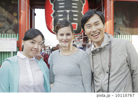 集合写真 旅行 男女 友達の写真素材