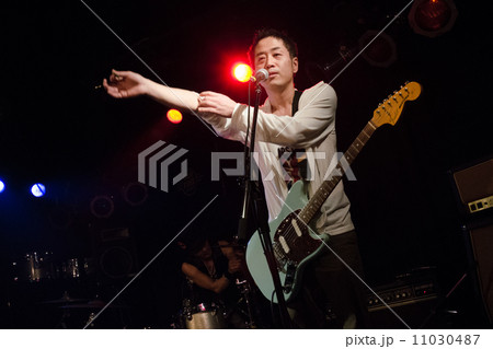 バンド ボーカル 男性 和歌山の写真素材