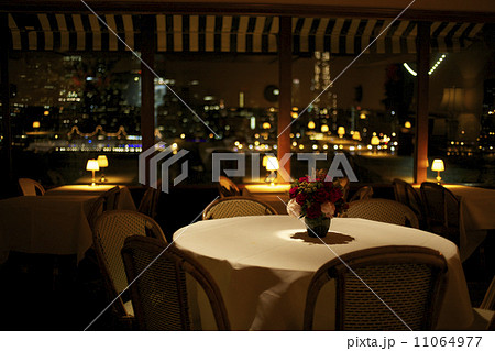 レストラン 夜景 マンハッタン ニューヨークの写真素材