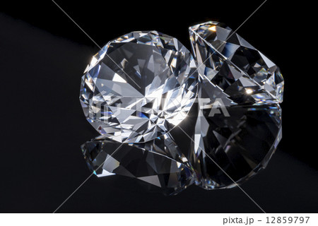 ダイヤ ダイヤモンド 複数 プリズムの写真素材