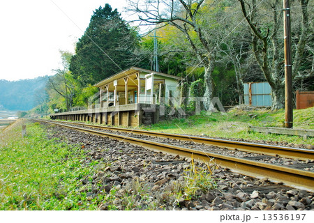 線路 写真素材 ノスタルジー 電車の写真素材