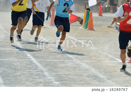 大縄 運動会 体育祭の写真素材