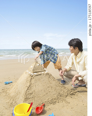 砂の城 ビーチ 砂浜 砂遊びの写真素材 - PIXTA