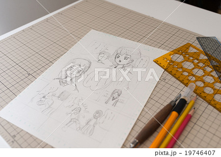 マンガ コマ割り 鉛筆 コマの写真素材