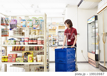 コンビニ 店内の写真素材