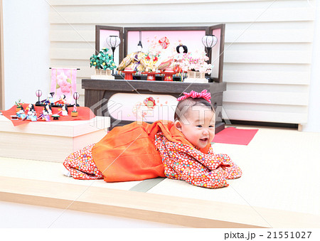 初節句 着物 女の子の写真素材