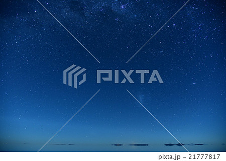 ウユニ塩湖 世界遺産 星空 夜空の写真素材