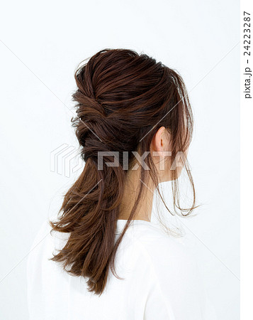 ヘアスタイル 女性 ハーフアップ 髪型の写真素材