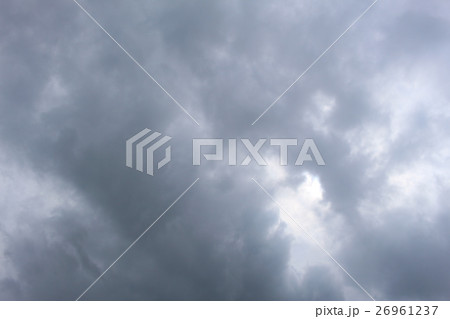 禍々しい 雲の写真素材