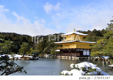 鳳凰 雪 鳳凰像 金閣寺の写真素材
