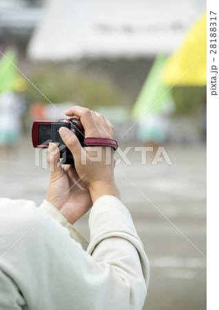 撮影 運動会 録画 ビデオカメラの写真素材