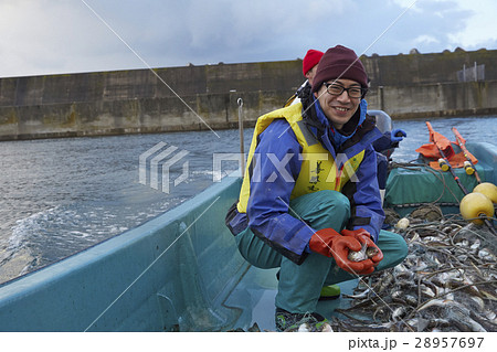 船 漁師 人 男の写真素材 - PIXTA