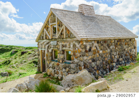 旭岳 山小屋 避難小屋 大雪山の写真素材