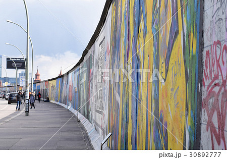 イーストサイドギャラリー ベルリンの壁の写真素材