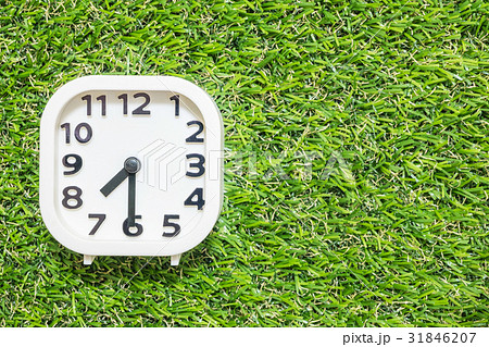 7時30分 時計の写真素材
