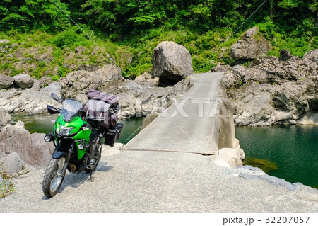 久喜沈下橋の写真素材