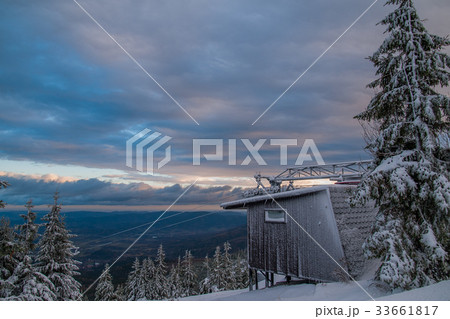スキーリフト 壁紙 カバー 雪の写真素材 Pixta