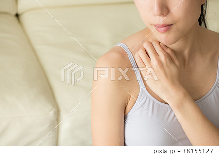 デコルテマッサージの写真素材