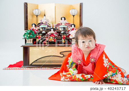 初節句 着物 女の子の写真素材