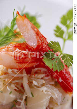 コース料理 ディナー フランス料理 蟹料理の写真素材