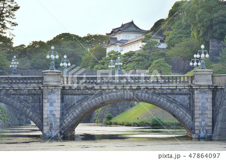 二重橋 皇居 お堀 天皇陛下の写真素材