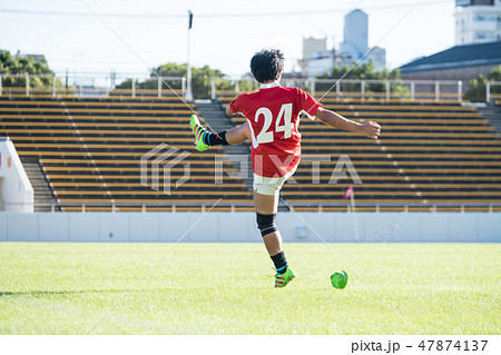 スポーツ 球技 ラグビー ゴールキックの写真素材