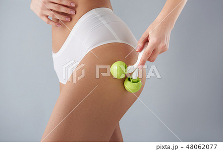 Young woman in white cotton panties using - Stock Photo [48062098] -  PIXTA