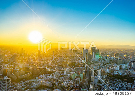 六本木ヒルズ 朝焼け 都会 東京都の写真素材