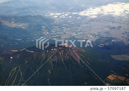 奥羽山脈 空撮 山 東北の写真素材