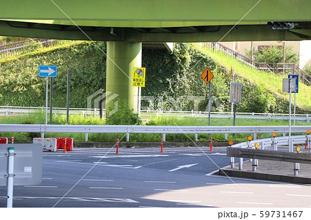 渋滞 車道 一般道 道の写真素材