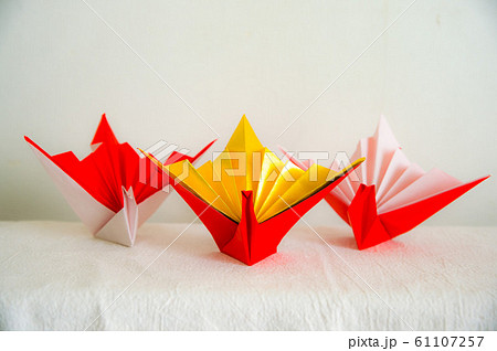 趣味 折り紙 折り鶴 工作の写真素材