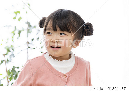 可愛い 子供 笑顔 女の子の写真素材