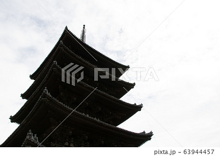 世界遺産 シルエット 寺社仏閣 寺院の写真素材