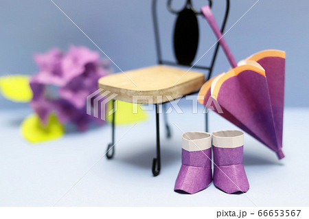 折り紙 長靴 黄色 青色の写真素材