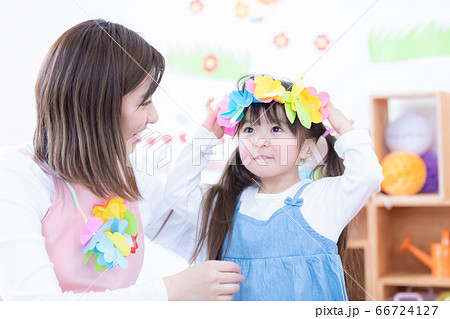 園児 女の子の写真素材