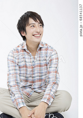 胡坐をかくの写真素材