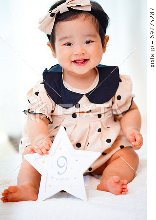 子供 子役 美人 人物の写真素材