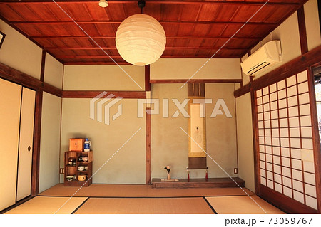 日本家屋 木造 アンティーク 室内の写真素材 - PIXTA