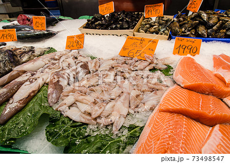 魚市場 魚屋 ヨーロッパ 魚の写真素材