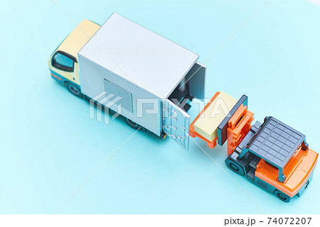 フォークリフト事故の様子の写真素材