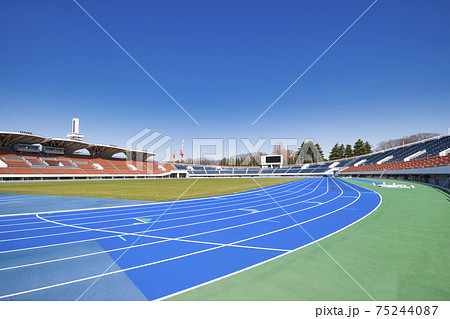 陸上競技場 駒沢オリンピック公園 トラック スタジアムの写真素材